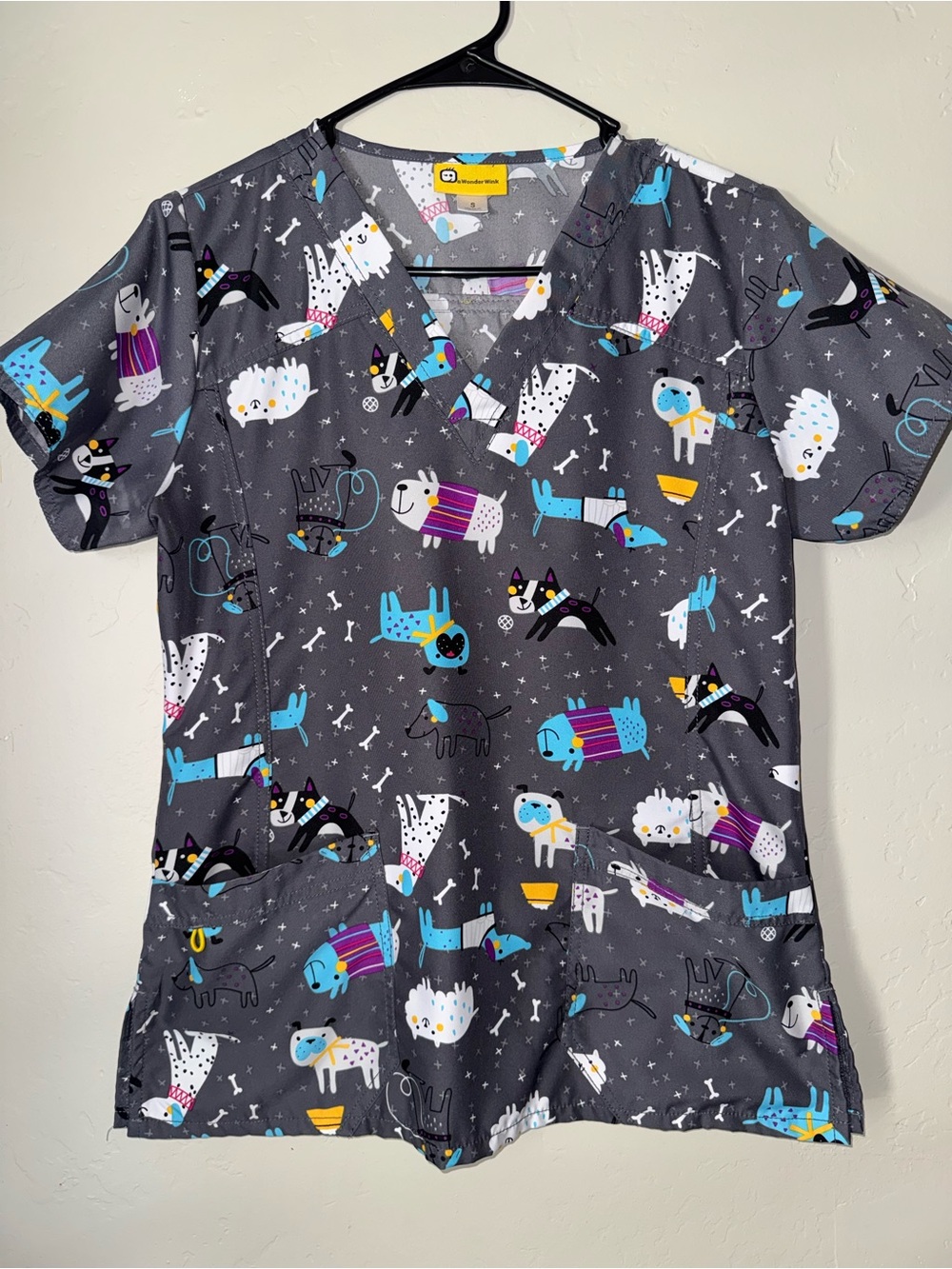 WonderWink Gray Pet Print Scrub Top